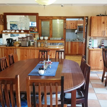 2018 full breakfast room kitchen Dining room large dining table