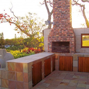 Braai area Braai and pizza oven